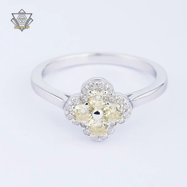 Four leaf yellow rings